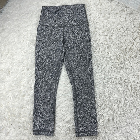 Lululemon Wunder Under Crop HR (Full-On Luxtreme 21") Fractal Alpine White - Picture 1 of 6